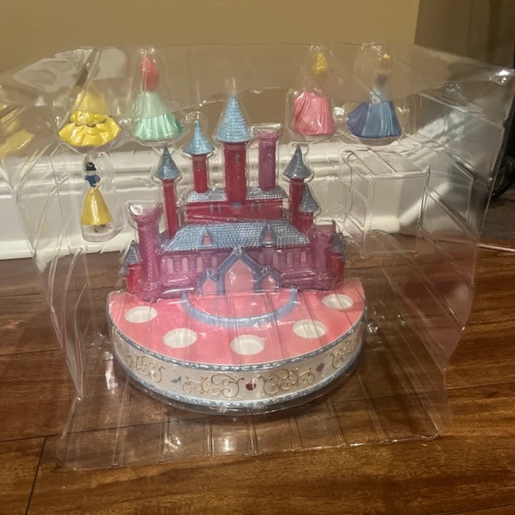 Hallmark Disney Princess Live Your Story Tabletop - Picture 2 of 4